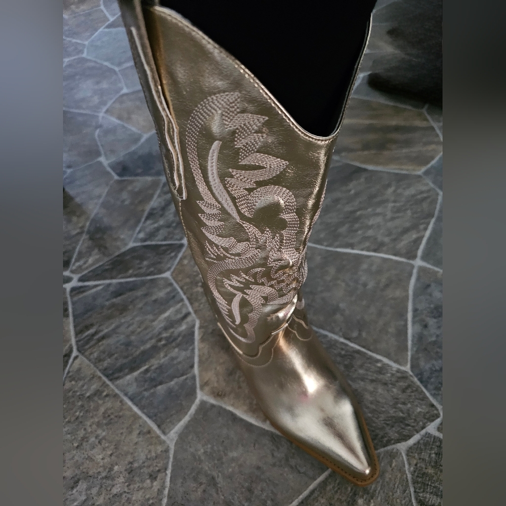 Mid Calf Cowgirl Boots